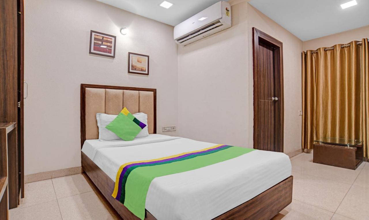 Hotel Treebo Trend Royal Galaxy Park Indore Esterno foto