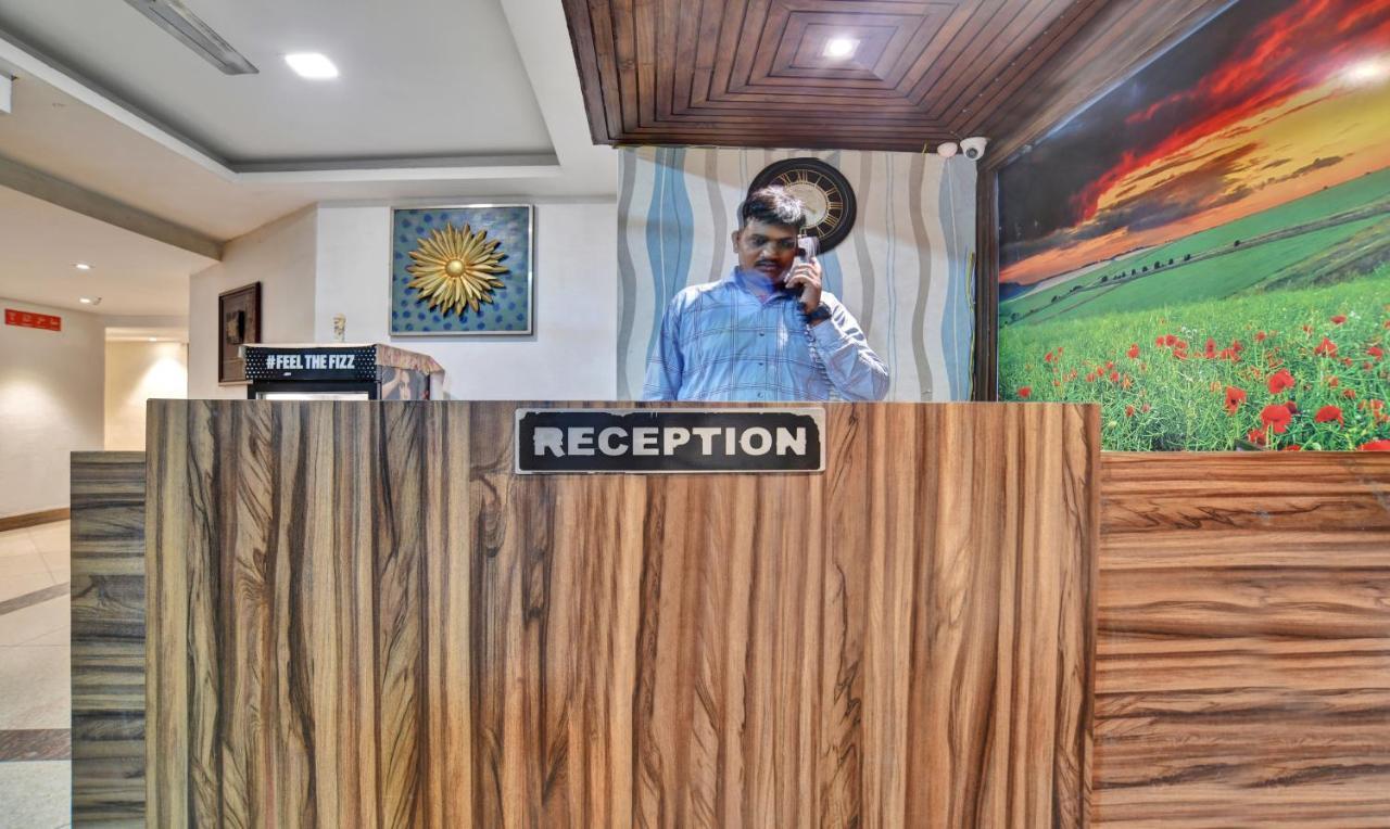 Hotel Treebo Trend Royal Galaxy Park Indore Esterno foto